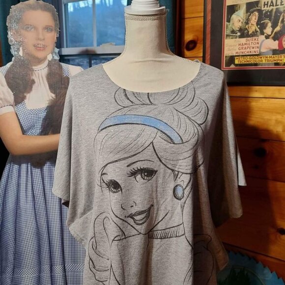 Gray Disney Cinderella Shirt, Size Medium - Picture 1 of 5